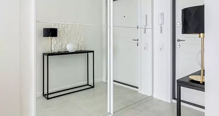 Mirrored Bifold Closet Doors Repair in Delray Beach, FL