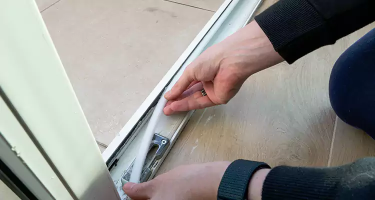 Garage Door Off Track Repair in Delray Beach, FL