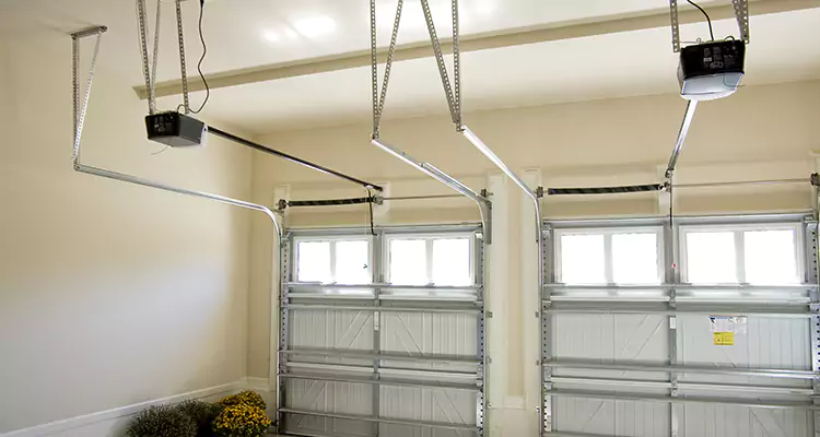 Residential Emergency Garage Door Repair in Delray Beach, FL