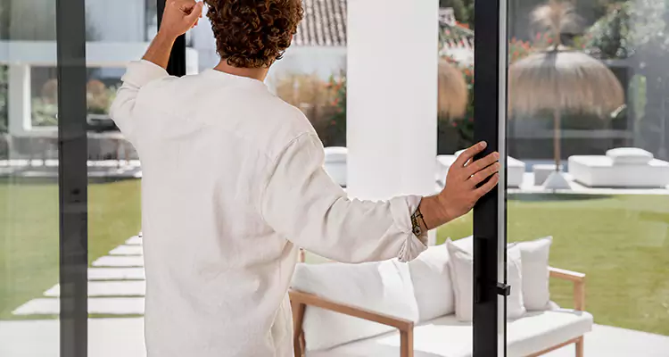 Sliding Screen Door Maintenance for Closing Issues in Delray Beach, FL